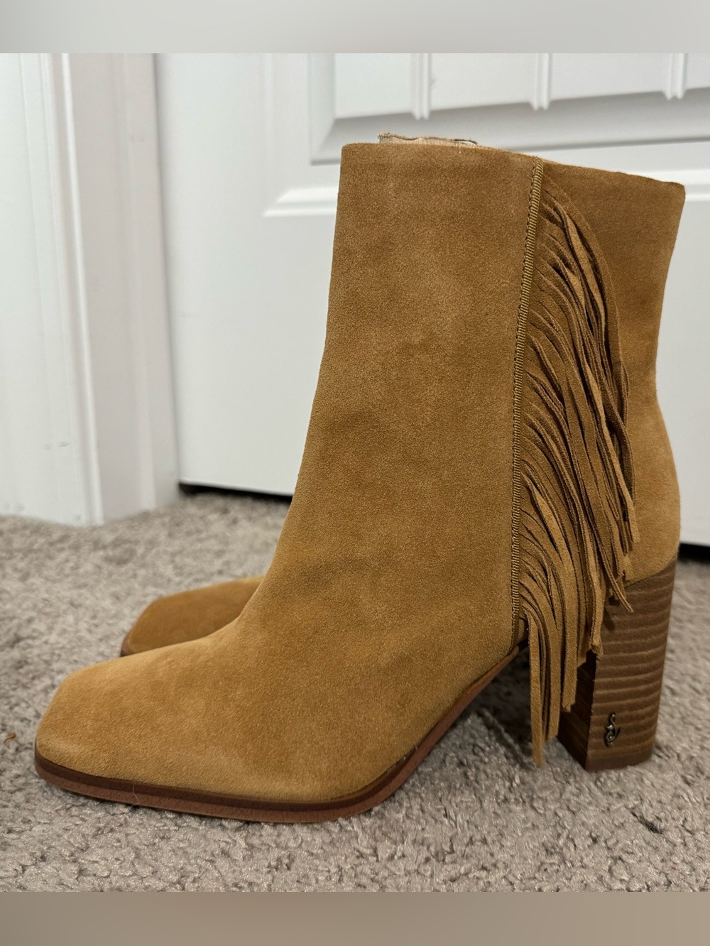 Pretty Sam Edelman size 7 camel suede fringe Ona booties new - Picture 2 of 6